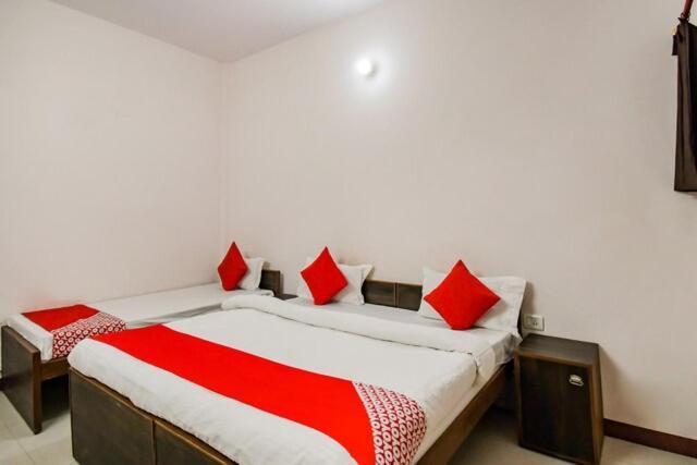 Oyo Hotel Radhe Krishna Marriage Hall ลัคเนา ภายนอก รูปภาพ