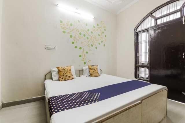 Oyo Hotel Radhe Krishna Marriage Hall ลัคเนา ภายนอก รูปภาพ