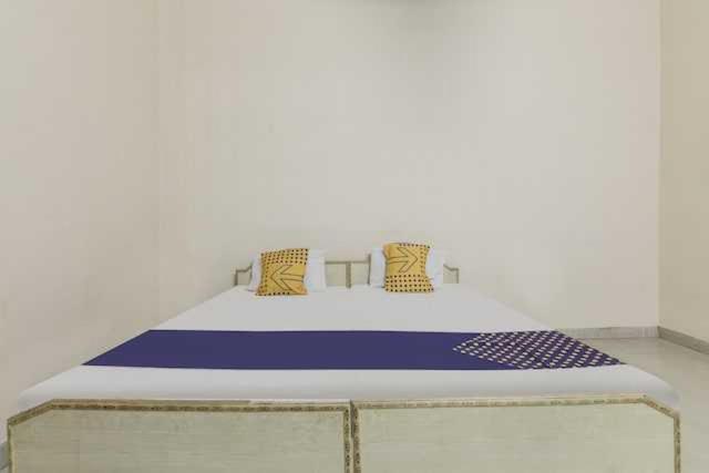 Oyo Hotel Radhe Krishna Marriage Hall ลัคเนา ภายนอก รูปภาพ